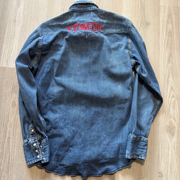 Men's Wrangler Wyoming National Qualifier Bull Riding Denim Snap Shirt Sz Medium - Picture 3 of 8